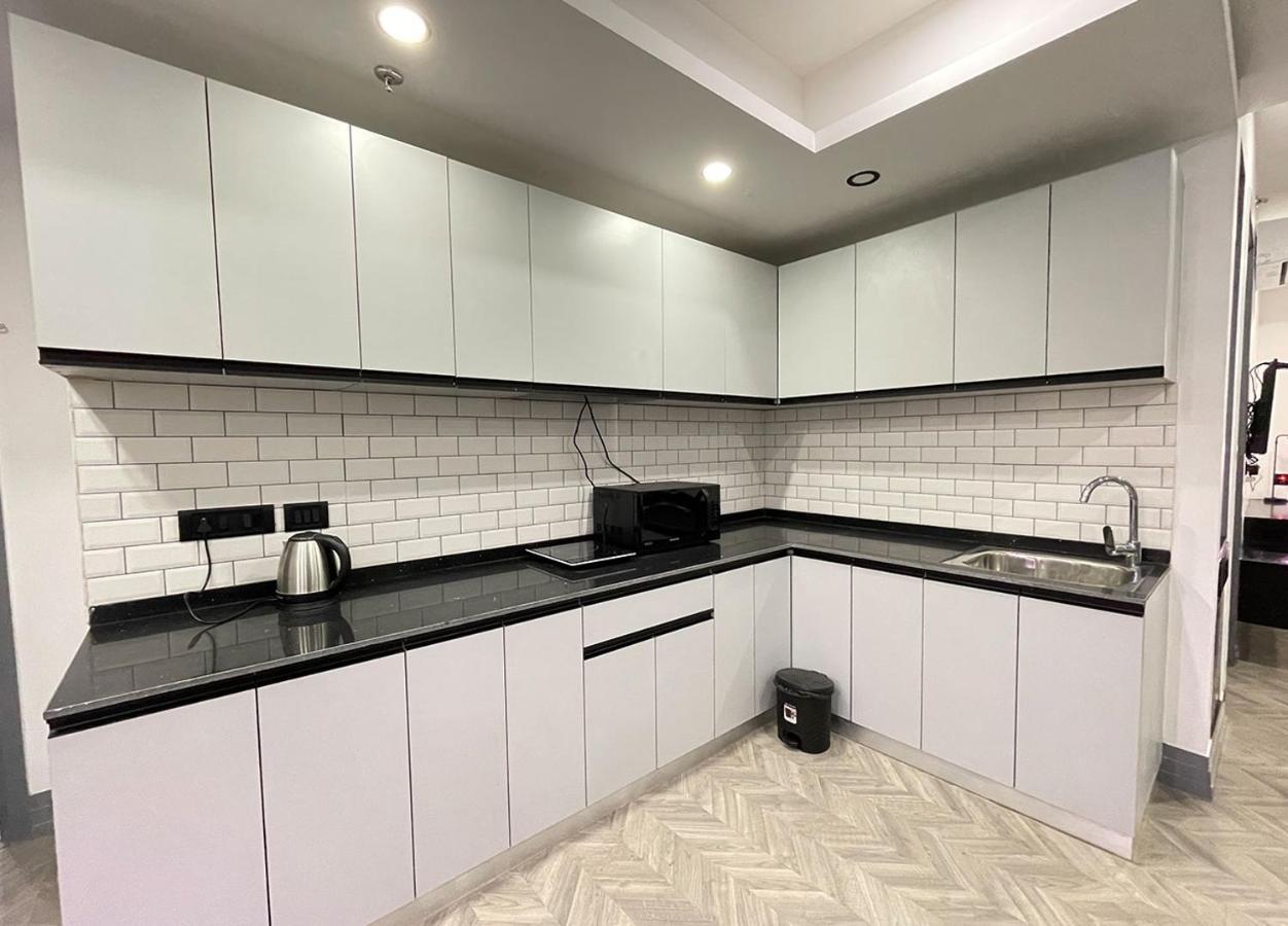 Bedchambers Serviced Apartments, Mg Road 구르가온 외부 사진