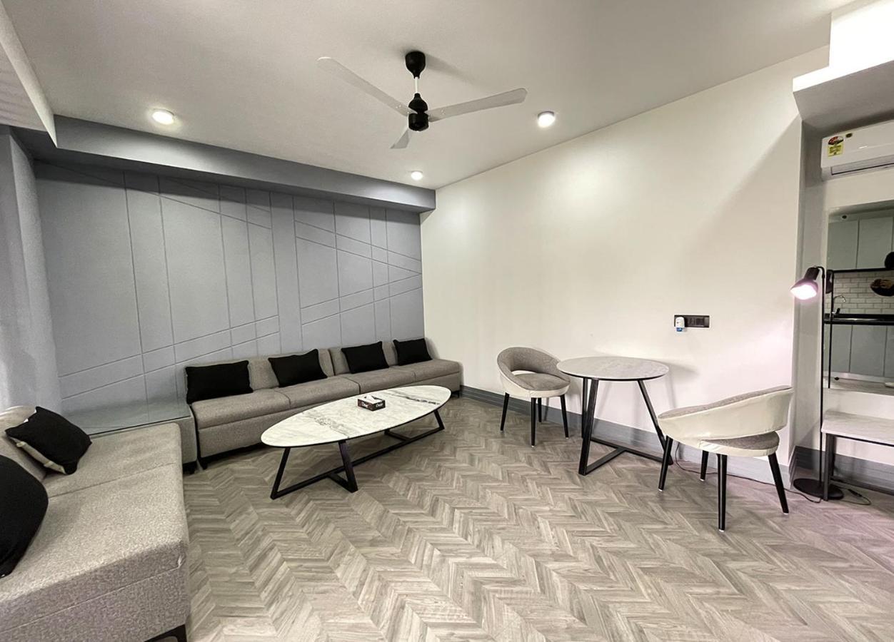 Bedchambers Serviced Apartments, Mg Road 구르가온 외부 사진
