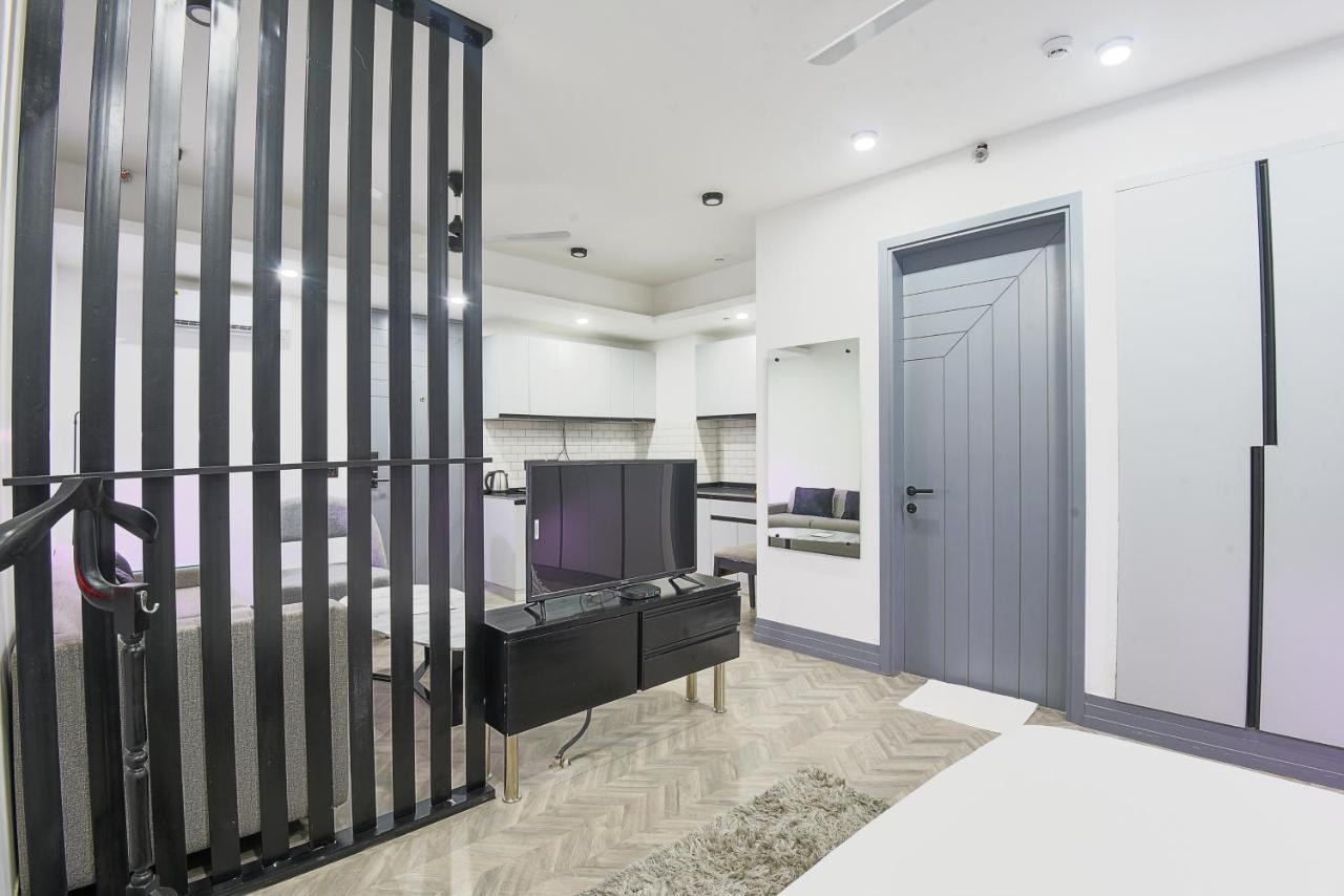 Bedchambers Serviced Apartments, Mg Road 구르가온 외부 사진