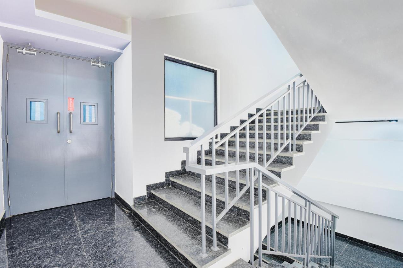 Bedchambers Serviced Apartments, Mg Road 구르가온 외부 사진