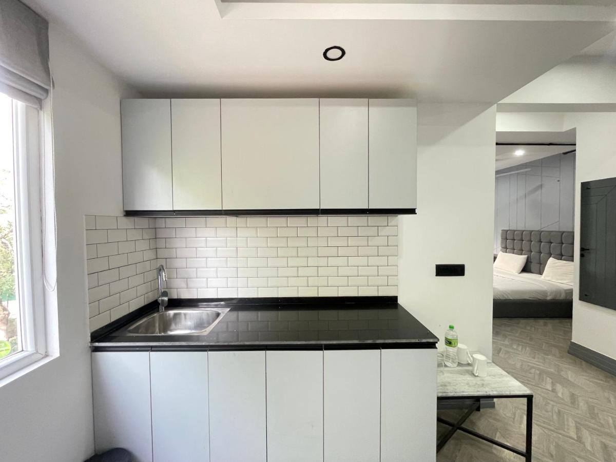 Bedchambers Serviced Apartments, Mg Road 구르가온 외부 사진