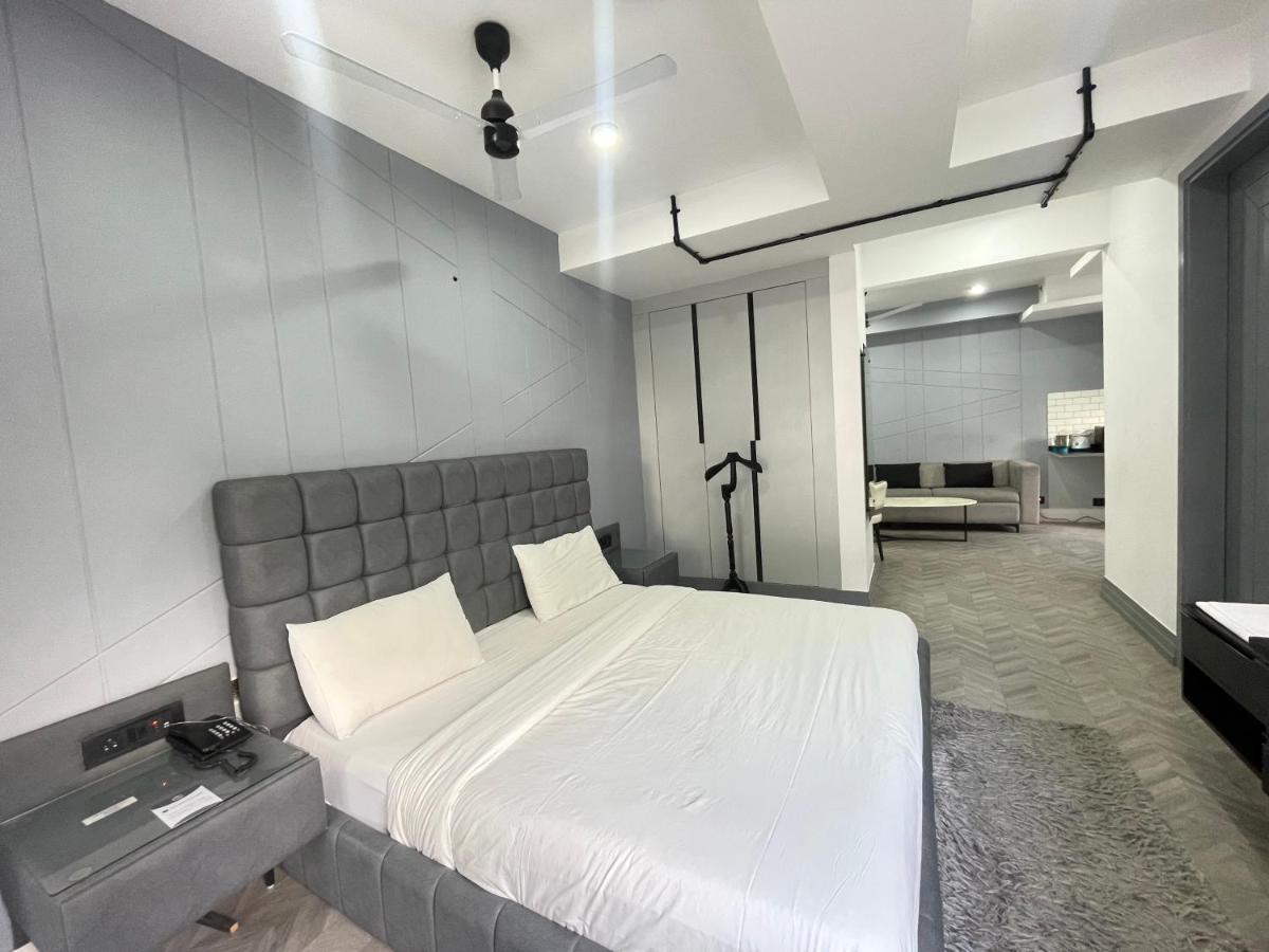 Bedchambers Serviced Apartments, Mg Road 구르가온 외부 사진