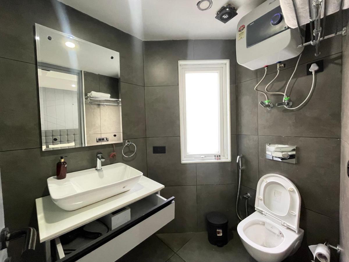 Bedchambers Serviced Apartments, Mg Road 구르가온 외부 사진