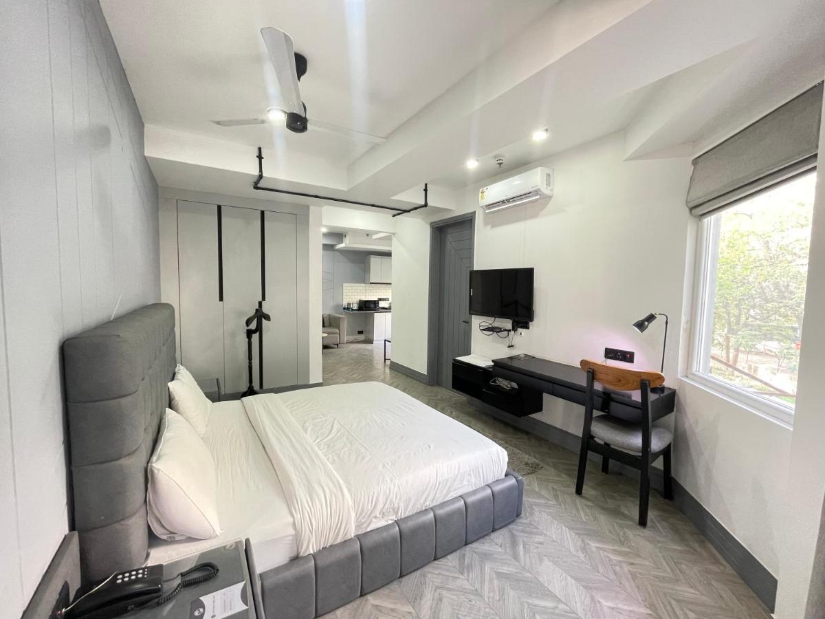 Bedchambers Serviced Apartments, Mg Road 구르가온 외부 사진