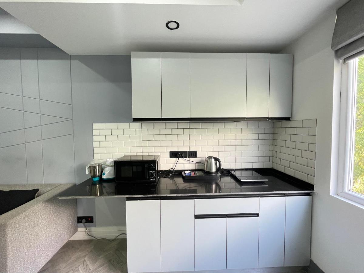 Bedchambers Serviced Apartments, Mg Road 구르가온 외부 사진