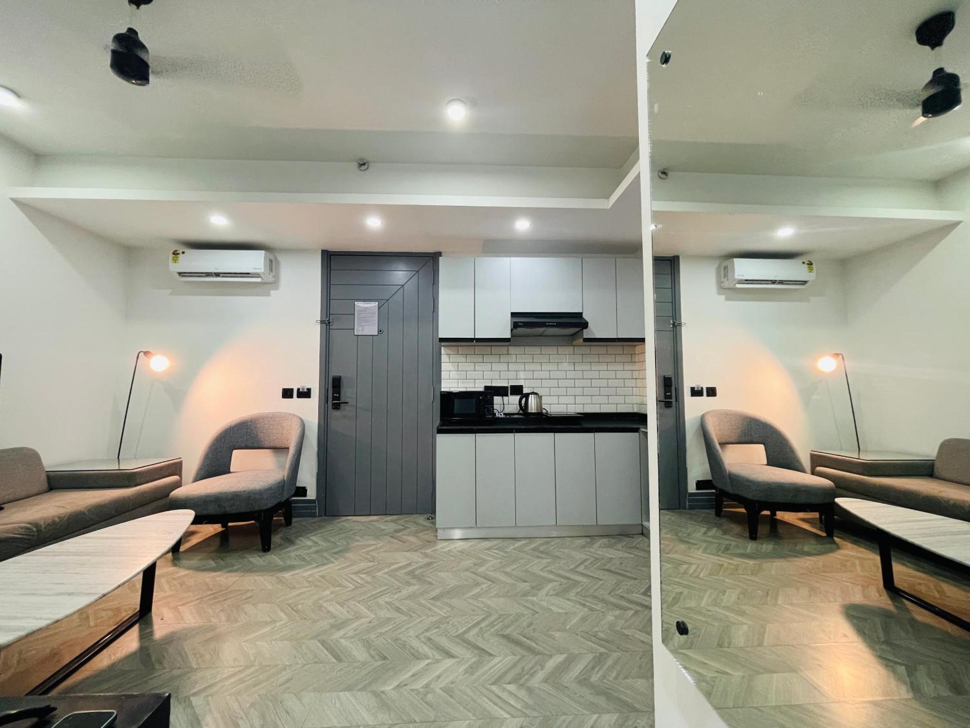 Bedchambers Serviced Apartments, Mg Road 구르가온 외부 사진