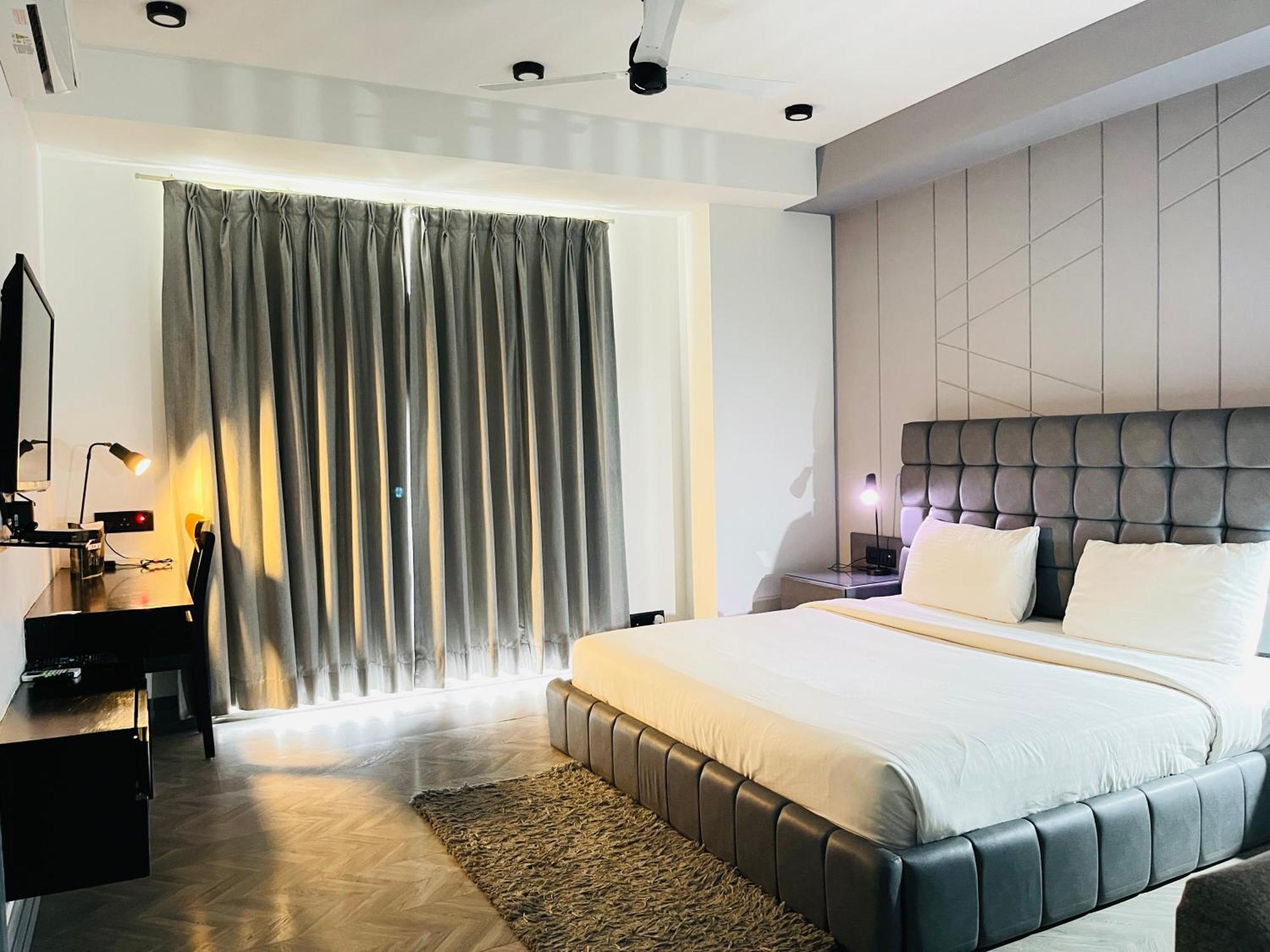 Bedchambers Serviced Apartments, Mg Road 구르가온 외부 사진