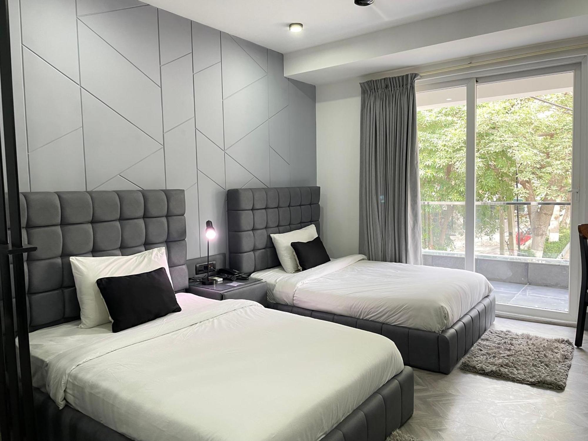 Bedchambers Serviced Apartments, Mg Road 구르가온 외부 사진